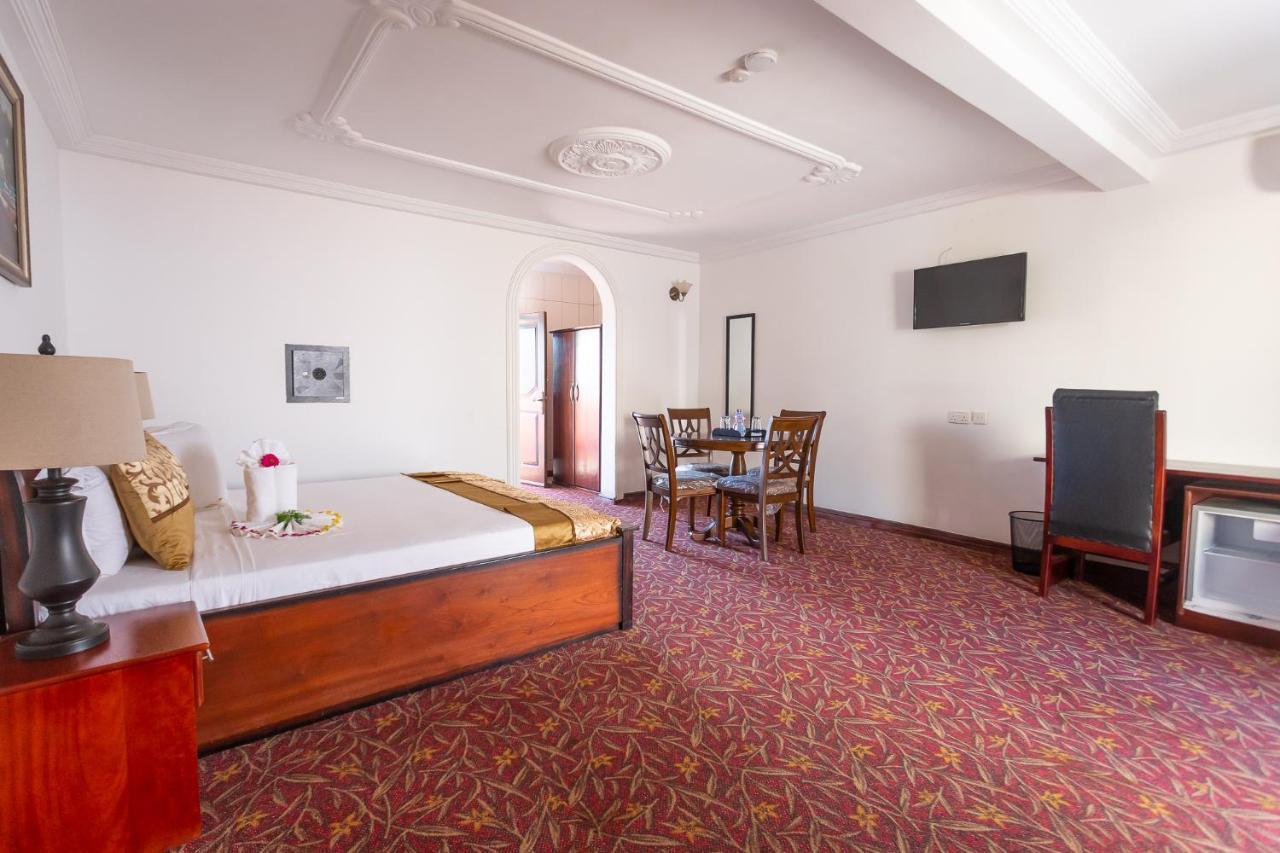 Royal Elmount Hotel Elmina Eksteriør bilde